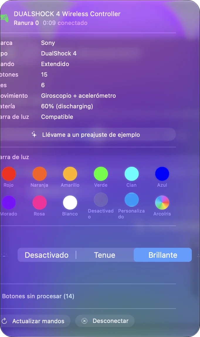 El menú emergente del mando de InputConfig para un DualShock 4 con su nivel de batería y el color de la barra de luz.