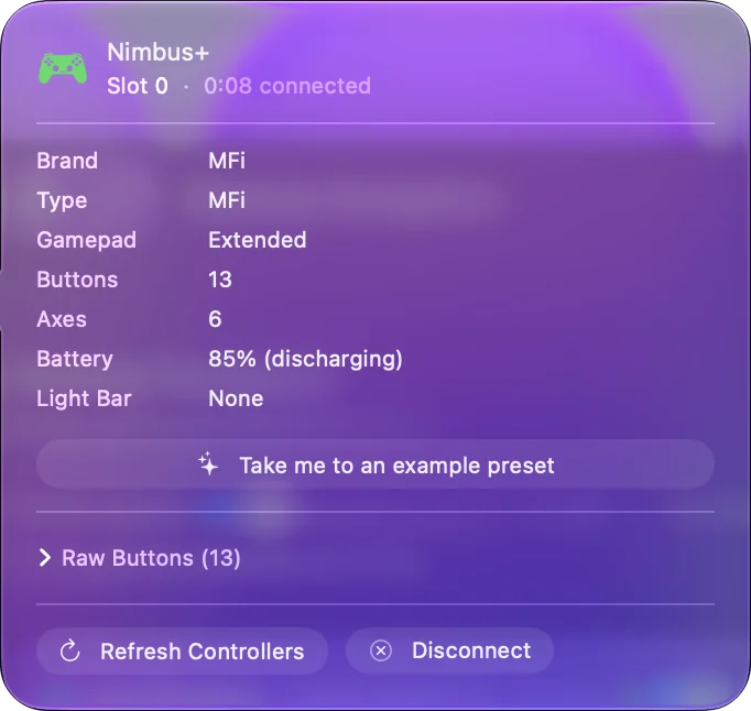 Vyskakovací okno pro Nimbus+ nahoře v postranním panelu InputConfig, které uvádí značku, typ, tlačítka, osy a baterii, s tlačítky Refresh Controllers a Disconnect.
