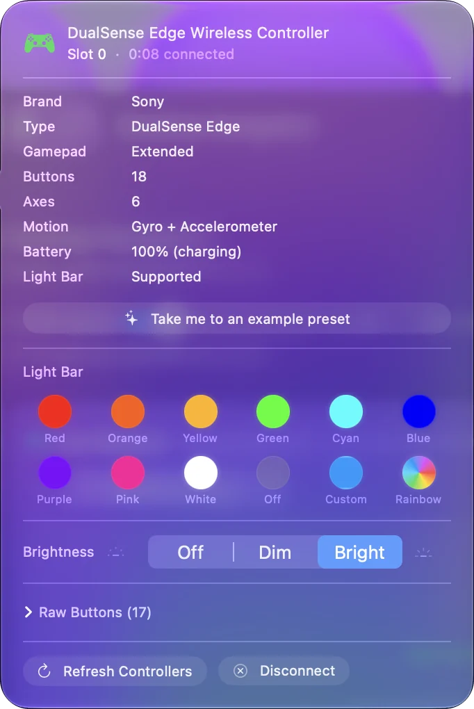 Vyskakovací okno pro DualSense Edge nahoře v postranním panelu InputConfig, které ukazuje značku, typ, tlačítka, osy a baterii, s tlačítky Refresh Controllers a Disconnect.