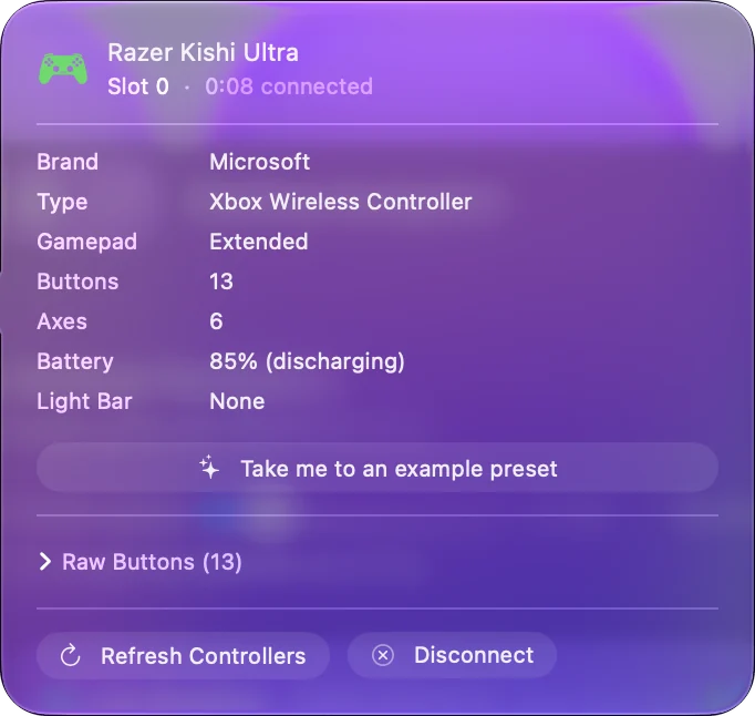 النافذة المنبثقة لذراع Razer Kishi Ultra في أعلى الشريط الجانبي في InputConfig، وتسرد العلامة التجارية والنوع والأزرار والمحاور والبطارية، مع زري تحديث الأذرع وفصل الاتصال.